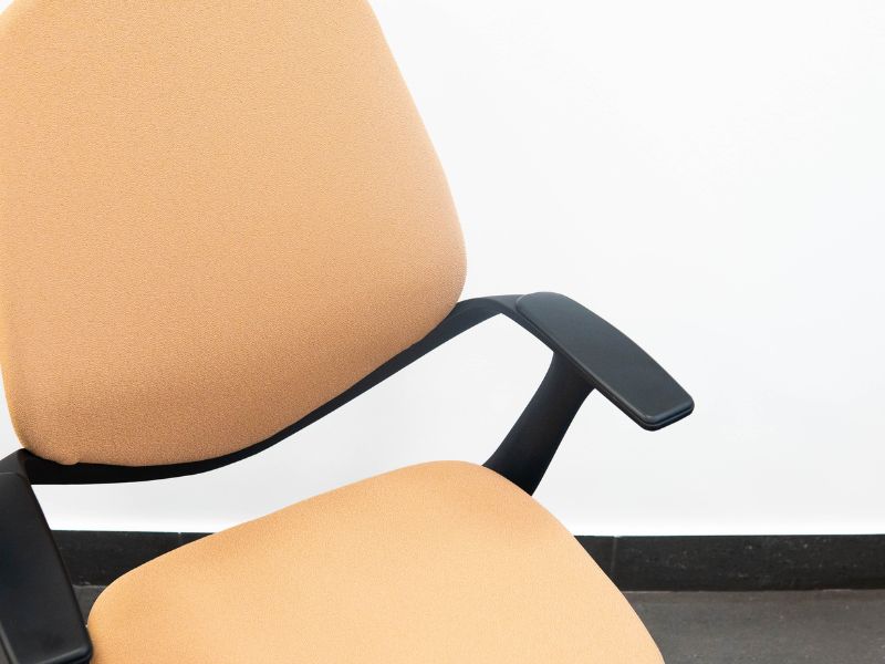 sillas de oficina cómodas y adecuadas